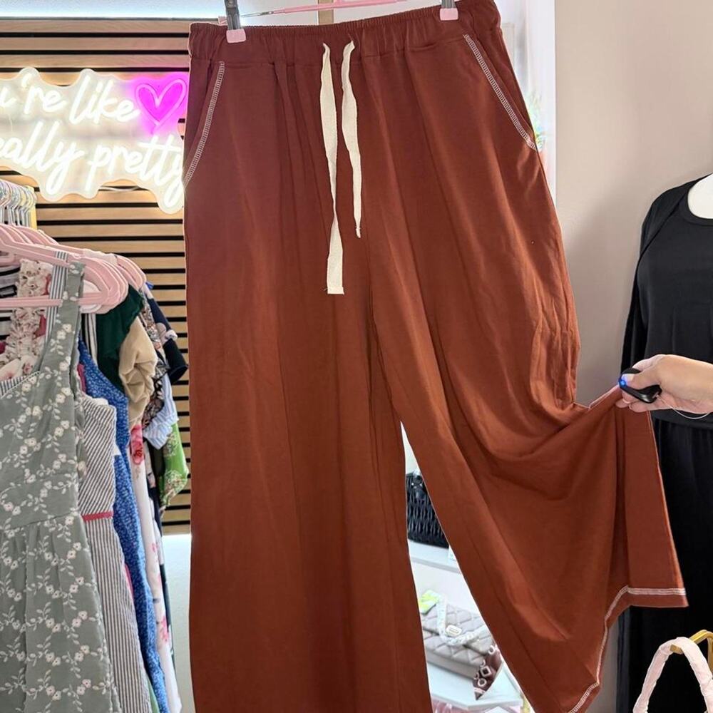 Brown 2 piece outfit with Wide leg pants - Picture 5 of 8